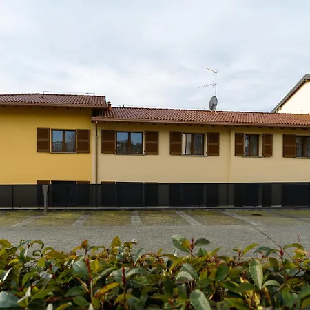 Bilocale Gelsomino - Monolocale Bucaneve - Cascina Da Rosa شقة Capiago Intimiano